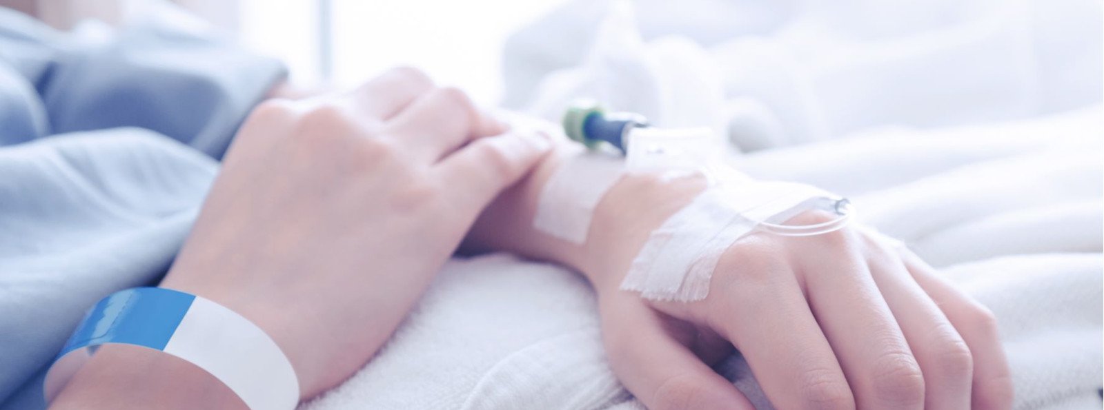 Niedostateczne przestrzeganie standardów przedoperacyjnych przyczyną powtarzania procedur inwazyjnych u pacjentki z nabytą hemofilią i czynnym krwawieniem